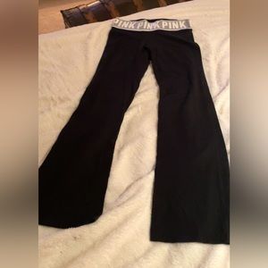 ITEM: PINK Yoga Flared Leggings | SIZE: M | COLOR: Black
